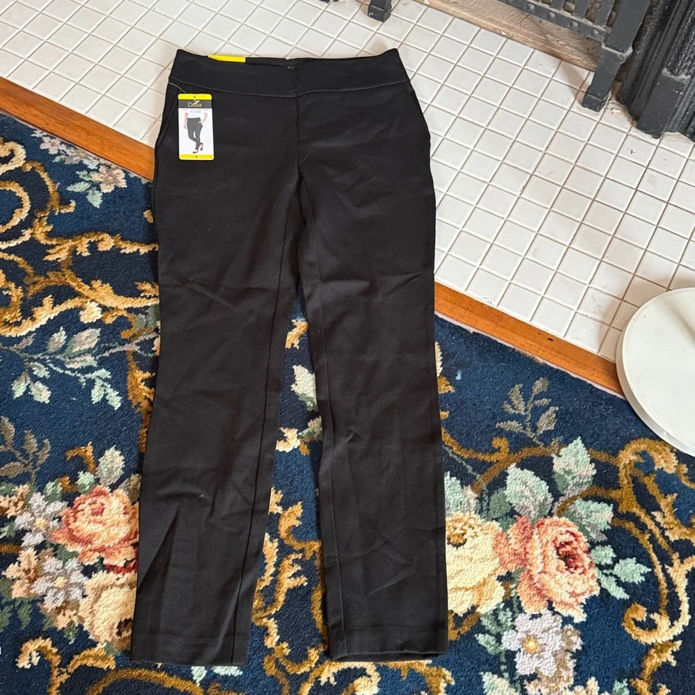 Dalia Women's‎ Black Mid rise Pants with built in tummy control. NWT.